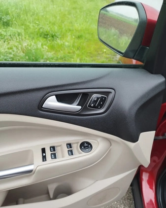 Ford Kuga cena 77000 przebieg: 140000, rok produkcji 2019 z Dębica małe 137